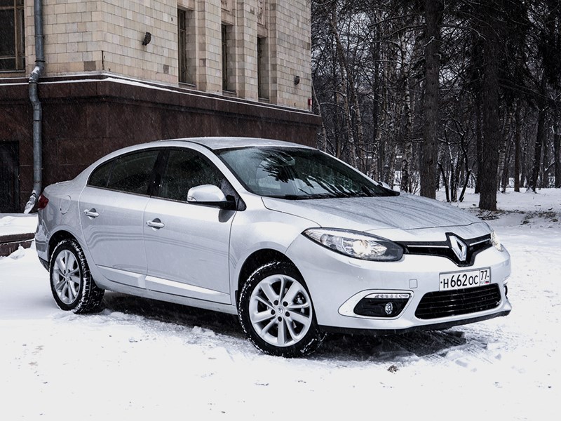 Renault Fluence 2013 вид спереди