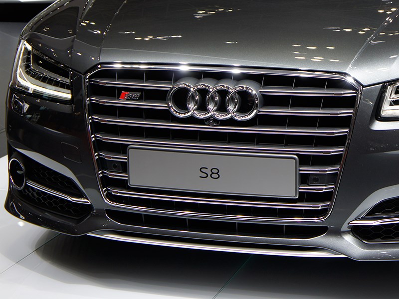 Audi S8 2013 радиатор