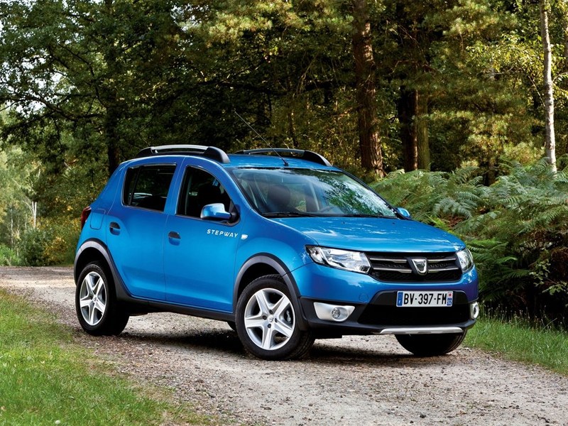 Dacia Sandero Stepway 2013 вид спереди