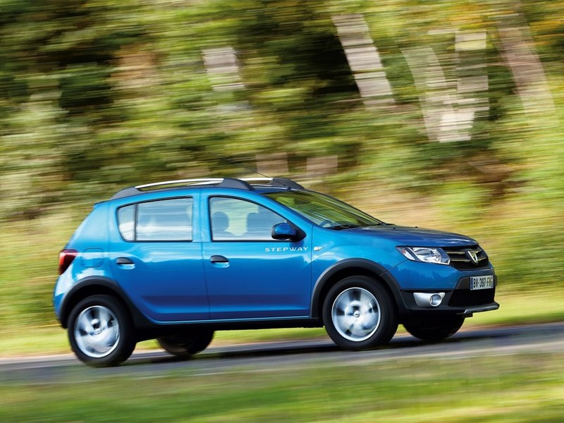 Dacia Sandero Stepway 2013 вид сбоку