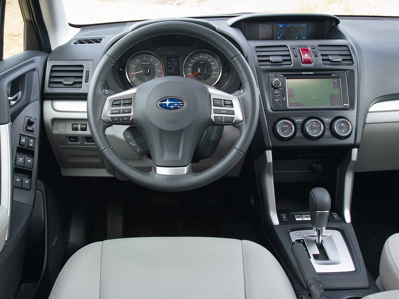 Subaru Forester 2013 водительское место