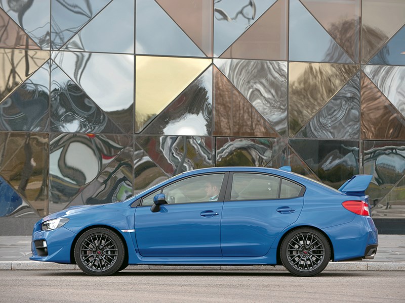 Subaru WRX STI 2014 вид сбоку