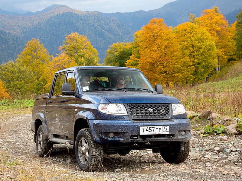 UAZ Pickup 2013 вид спереди