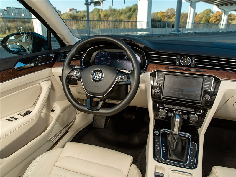 Volkswagen Passat 2015 салон