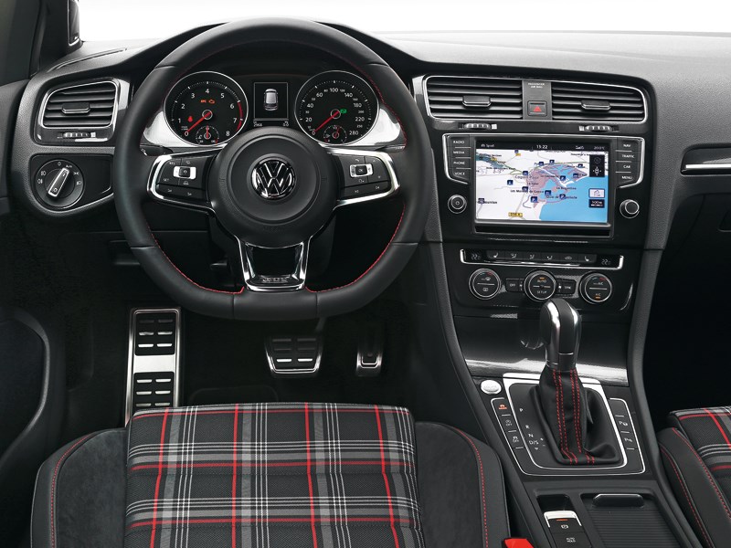 Volkswagen Golf GTI Performance 2013 водительское место