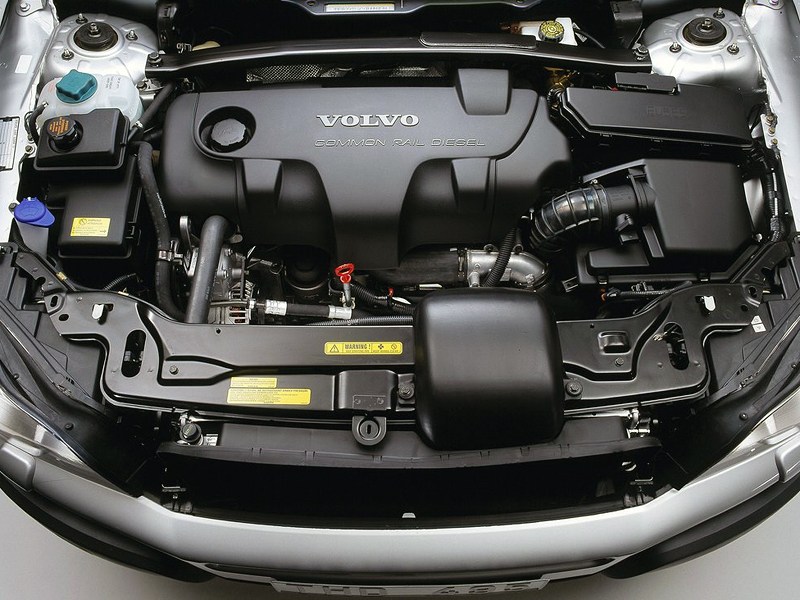 Volvo XC90 2002 подкапотное пространство