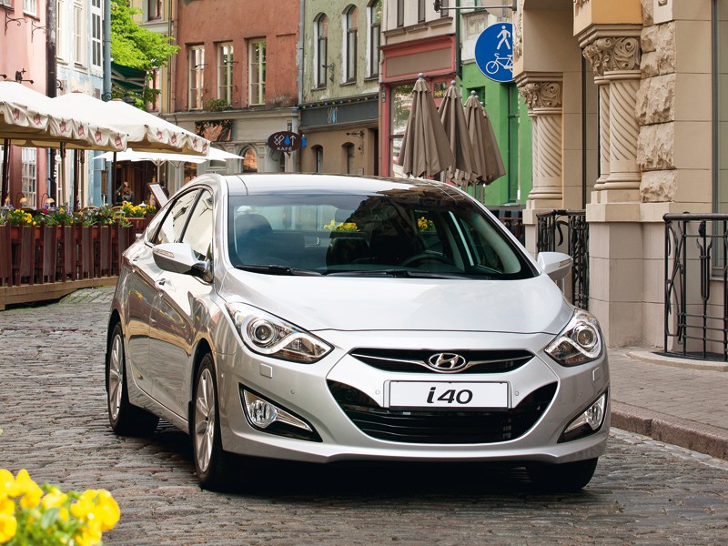 Hyundai i40 2012 вид спереди