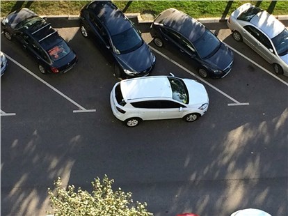 Как быть, если автомобиль заблокировали на парковке?