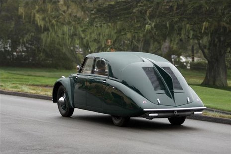 Дата в истории: 5 марта 1934 года представлен первый серийный аэродинамический автомобиль – Tatra-77.