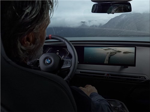 BMW нарушил собственное обещание и начал показывать рекламу на экранах автомобилей