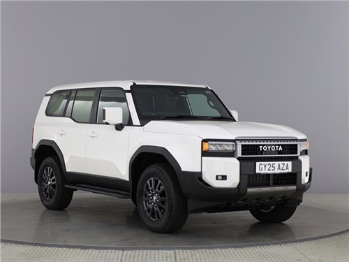 Toyota Land Cruiser в Великобритании стал фургоном 