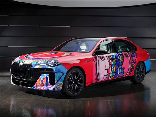 BMW превратила электрический седан i7 в арт-объект