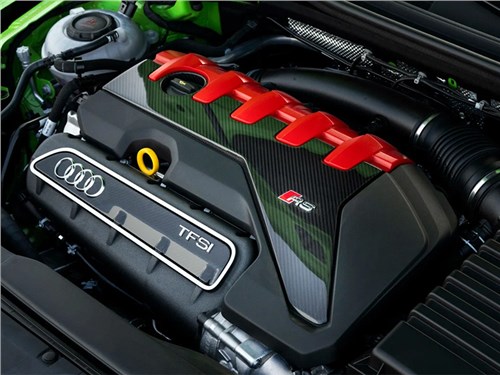 Audi ищет способ спасти 5-цилиндровый мотор с помощью гибридной системы