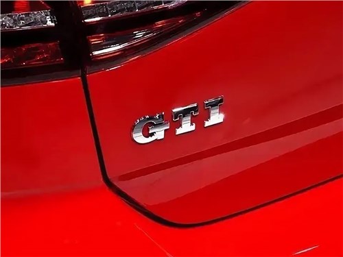 Volkswagen объяснил, почему не раздает шильдики GTI и R всем моделям