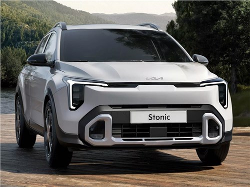 Бензиновый кроссовер Kia Stonic после обновления стал похож на электрокар