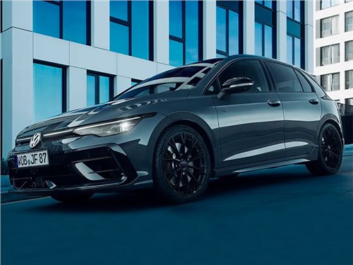 Volkswagen выпустил для Японии ограниченную спецверсию Golf R Black Edition II