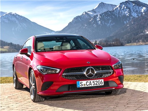 Mercedes отзывает более 310 тысяч автомобилей из-за неисправности дверного замка