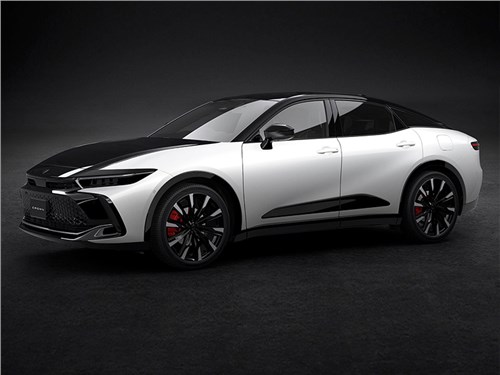 Toyota обновила кроссовер Crown и исправила одну из главных претензий к дизайну